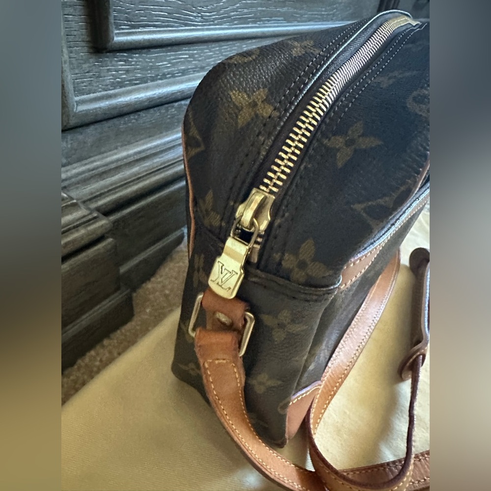 Louis Vuitton Monogram Trocadero
GM (30) Crossbody - Picture 8 of 12